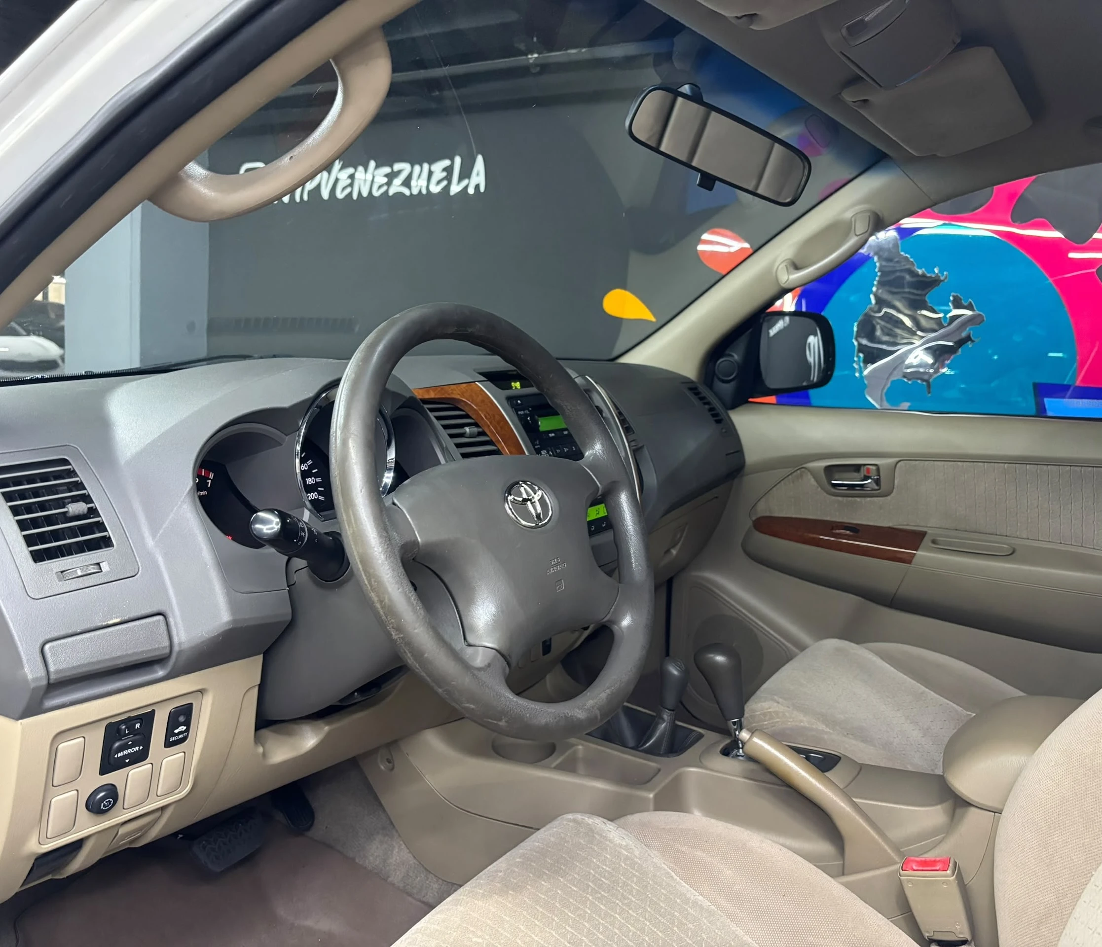 2011 Toyota Fortuner 4x4 — foto 8