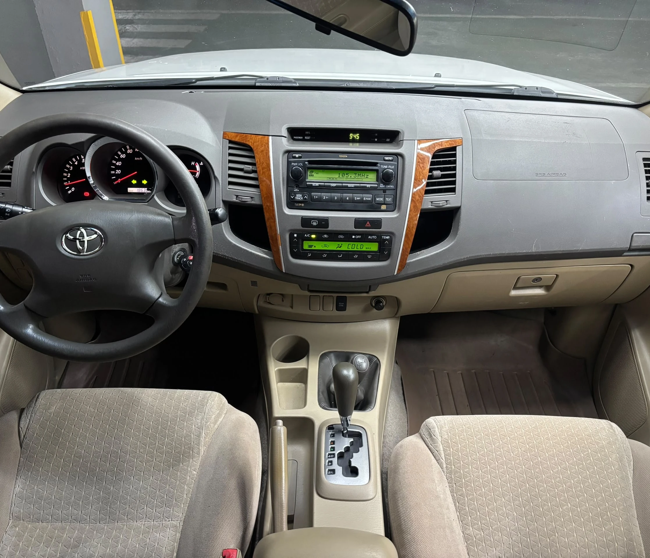 2011 Toyota Fortuner 4x4 — foto 10