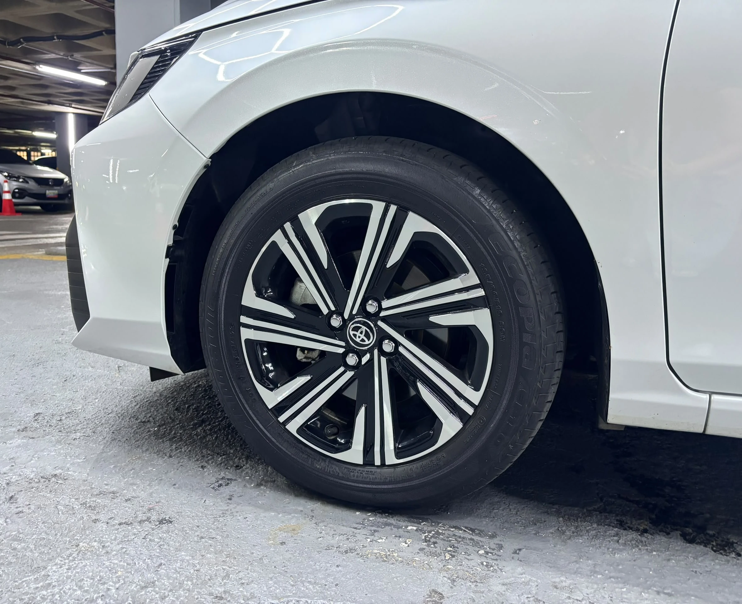 2024 Toyota Yaris E — foto 14
