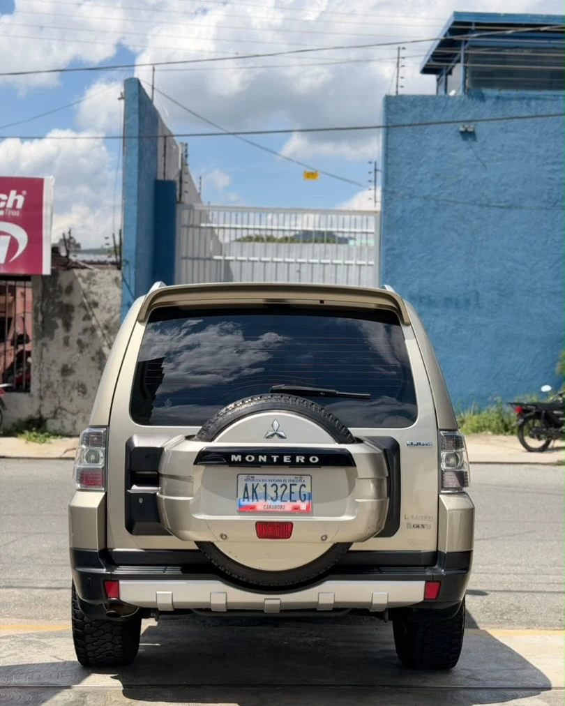 2008 Mitsubishi Montero Limited — foto 5