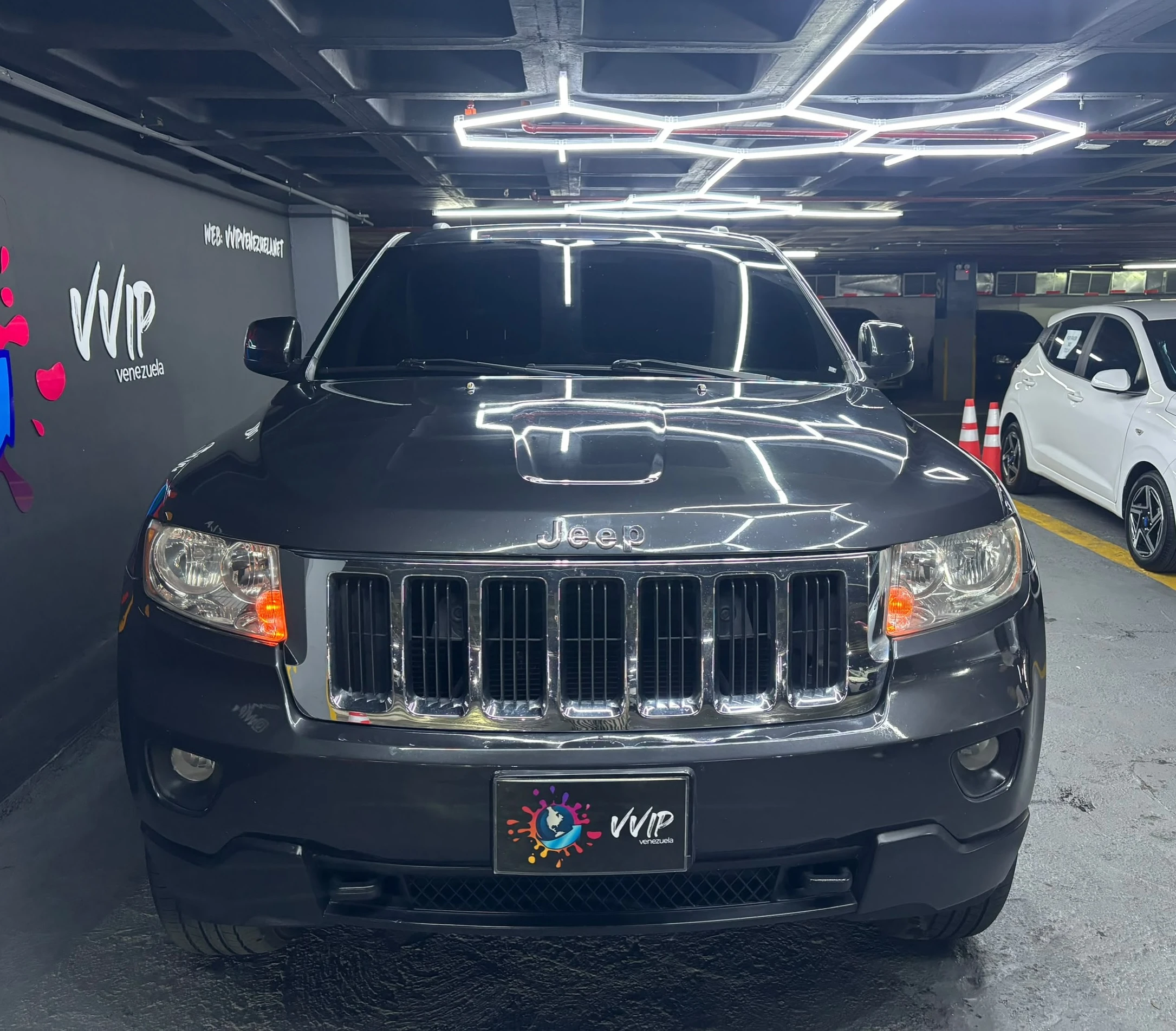 2011 Jeep Grand Cherokee Laredo — foto 2