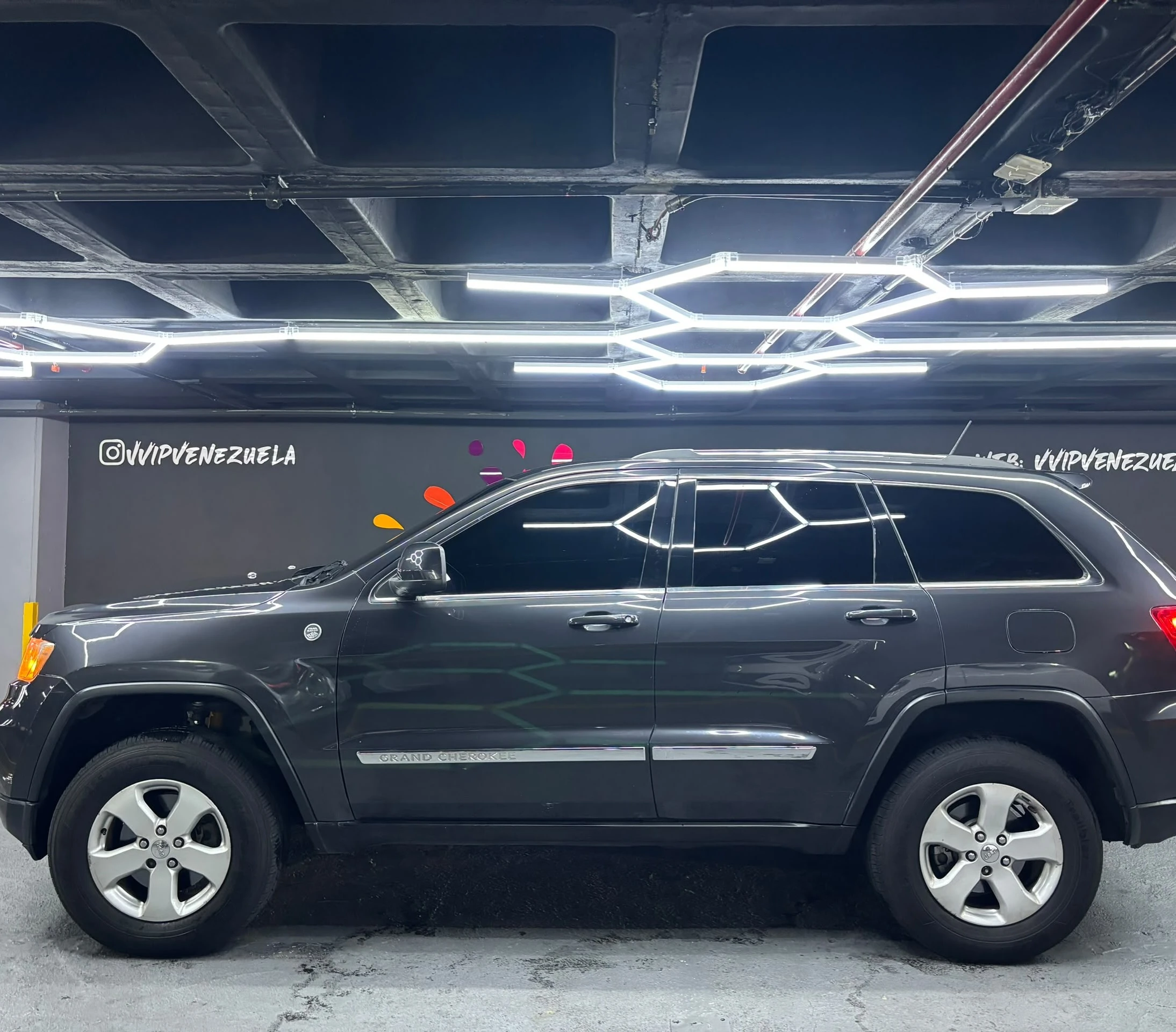 2011 Jeep Grand Cherokee Laredo — foto 4