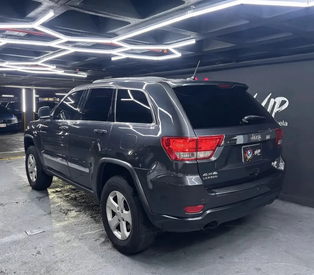 2011 Jeep Grand Cherokee Laredo — foto 8