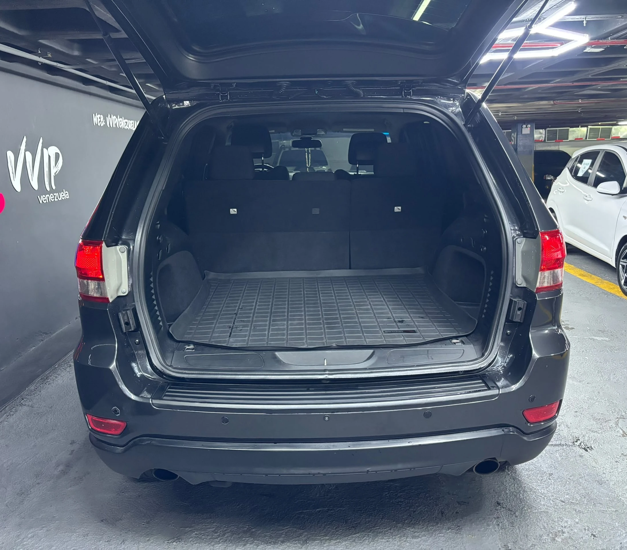 2011 Jeep Grand Cherokee Laredo — foto 15