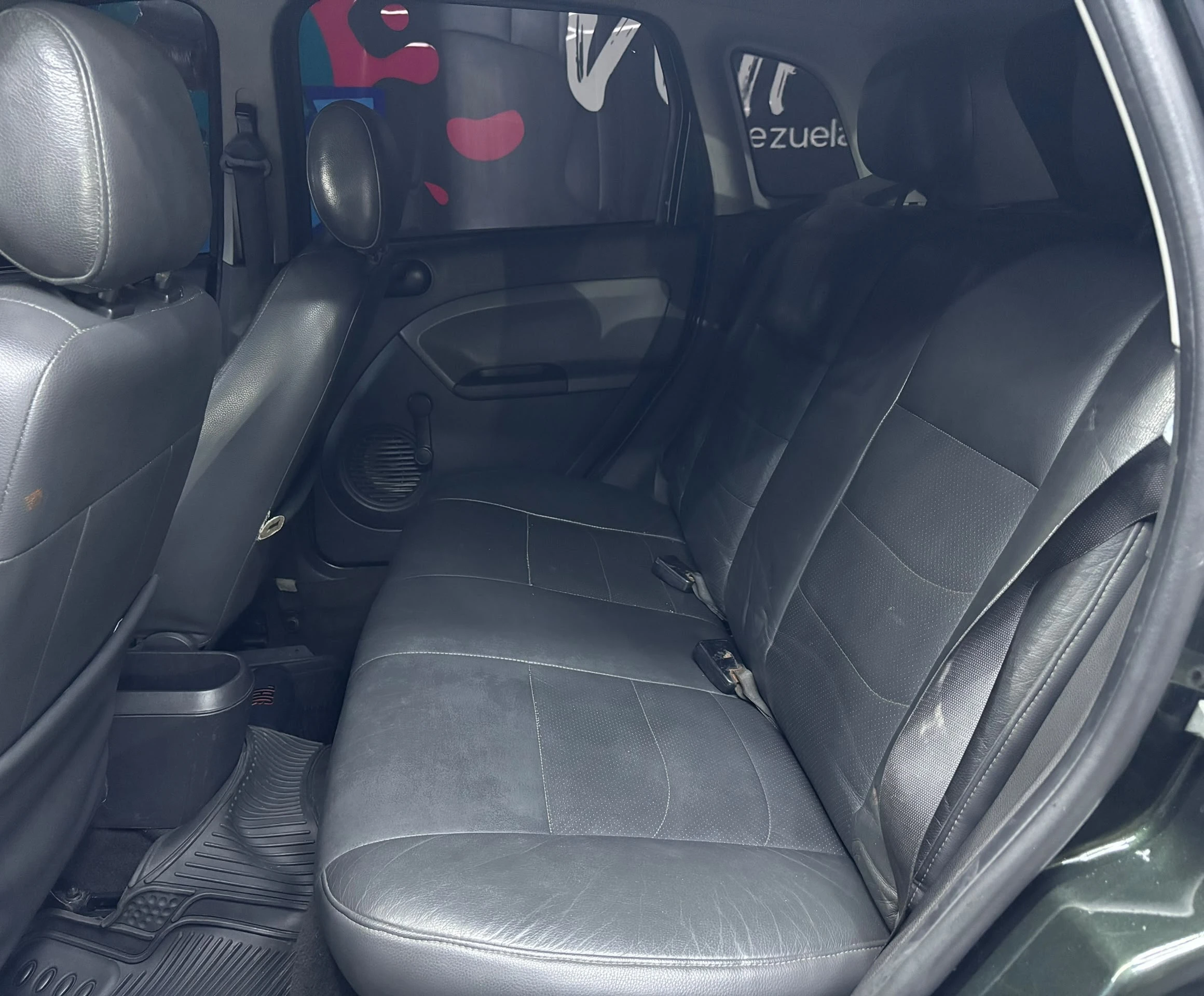 2010 Ford Fiesta — foto 12