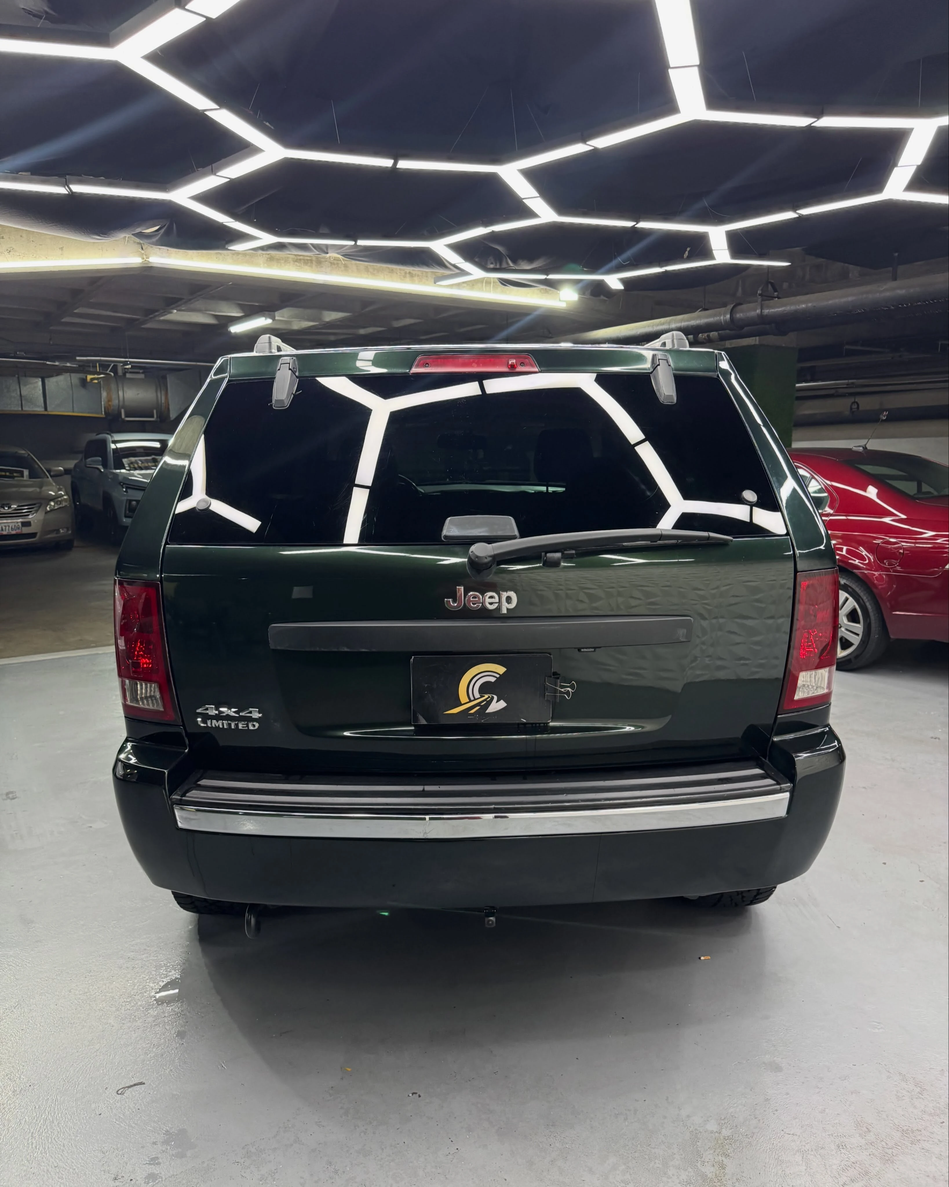 2010 Jeep Grand Cherokee Limited — photo 2
