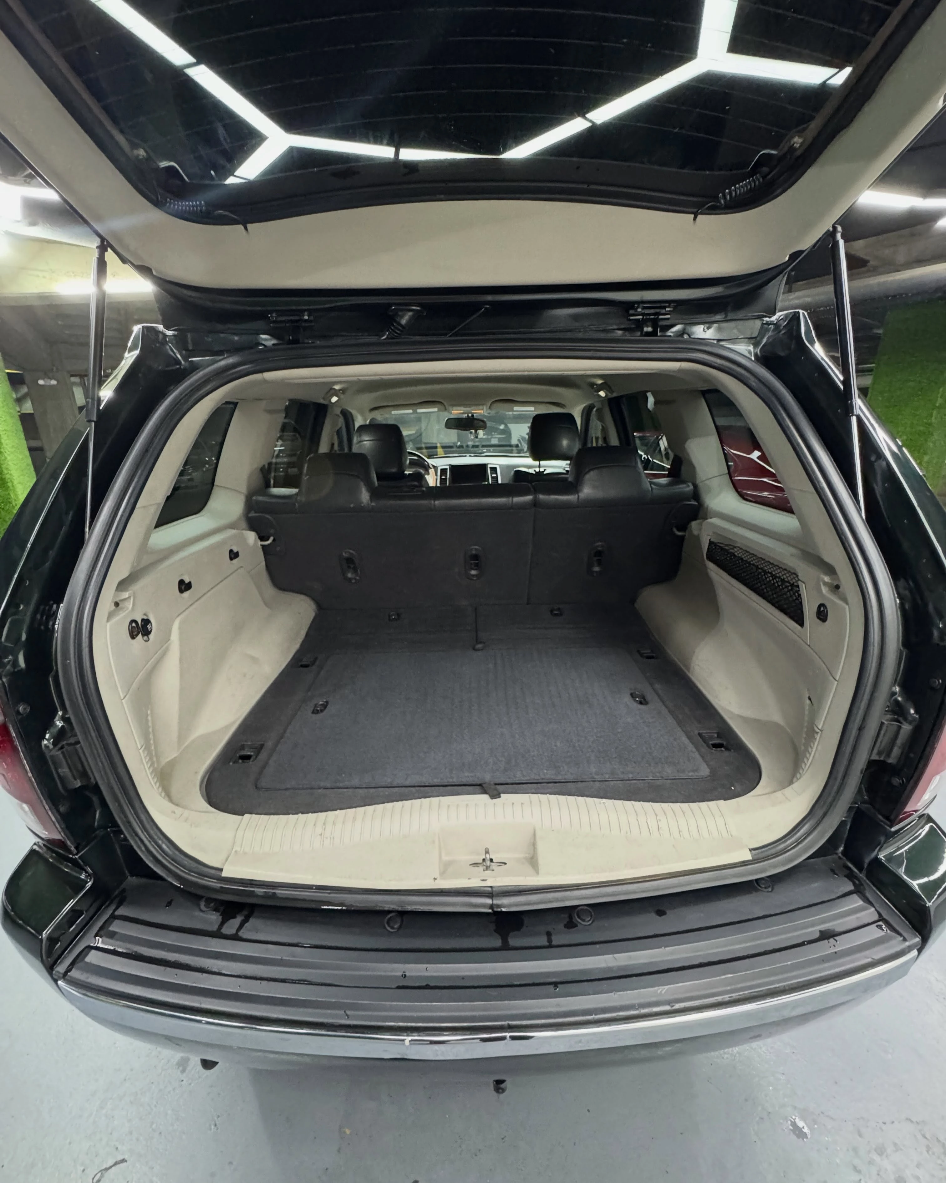 2010 Jeep Grand Cherokee Limited — photo 4