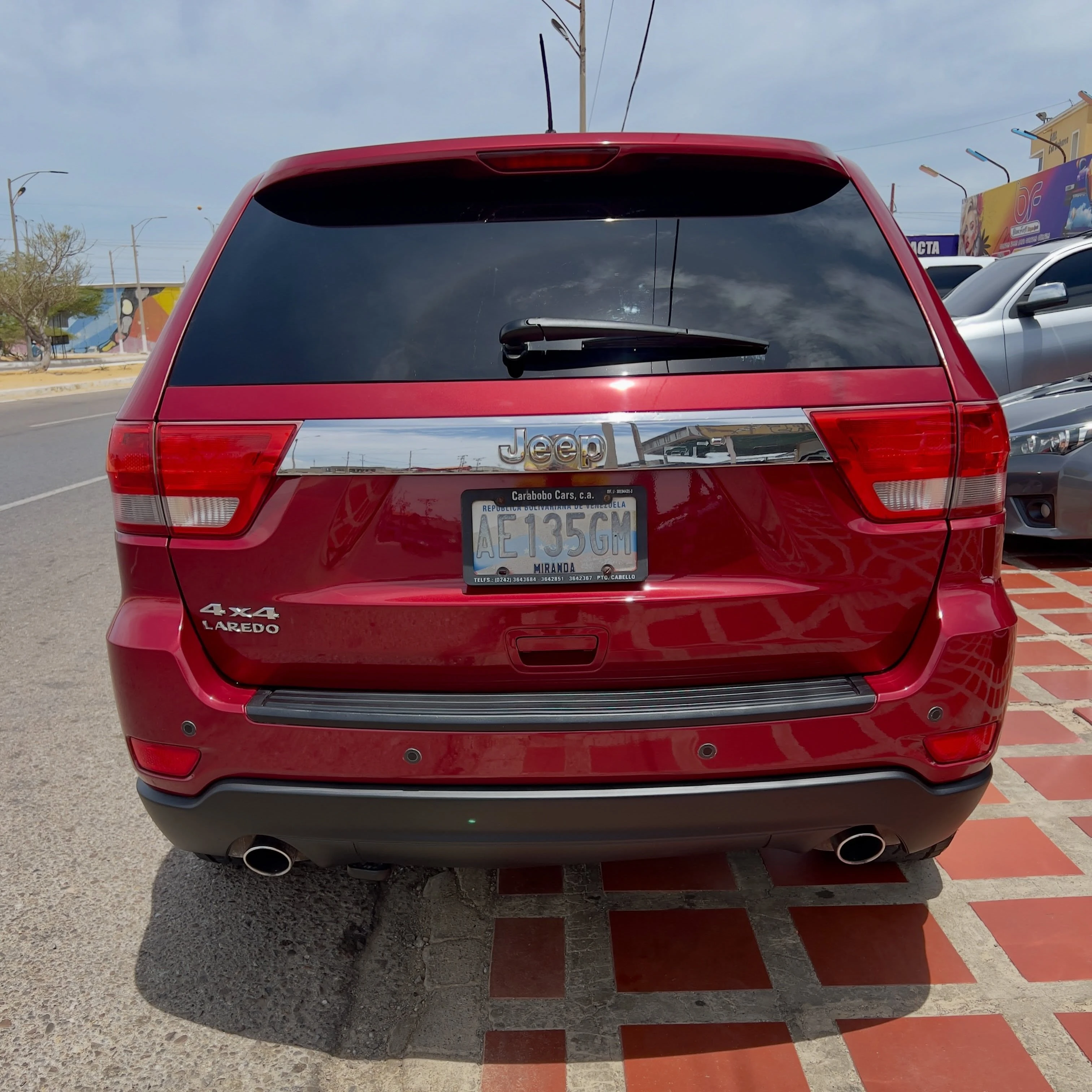 2012 Jeep Grand Cherokee Laredo — foto 4