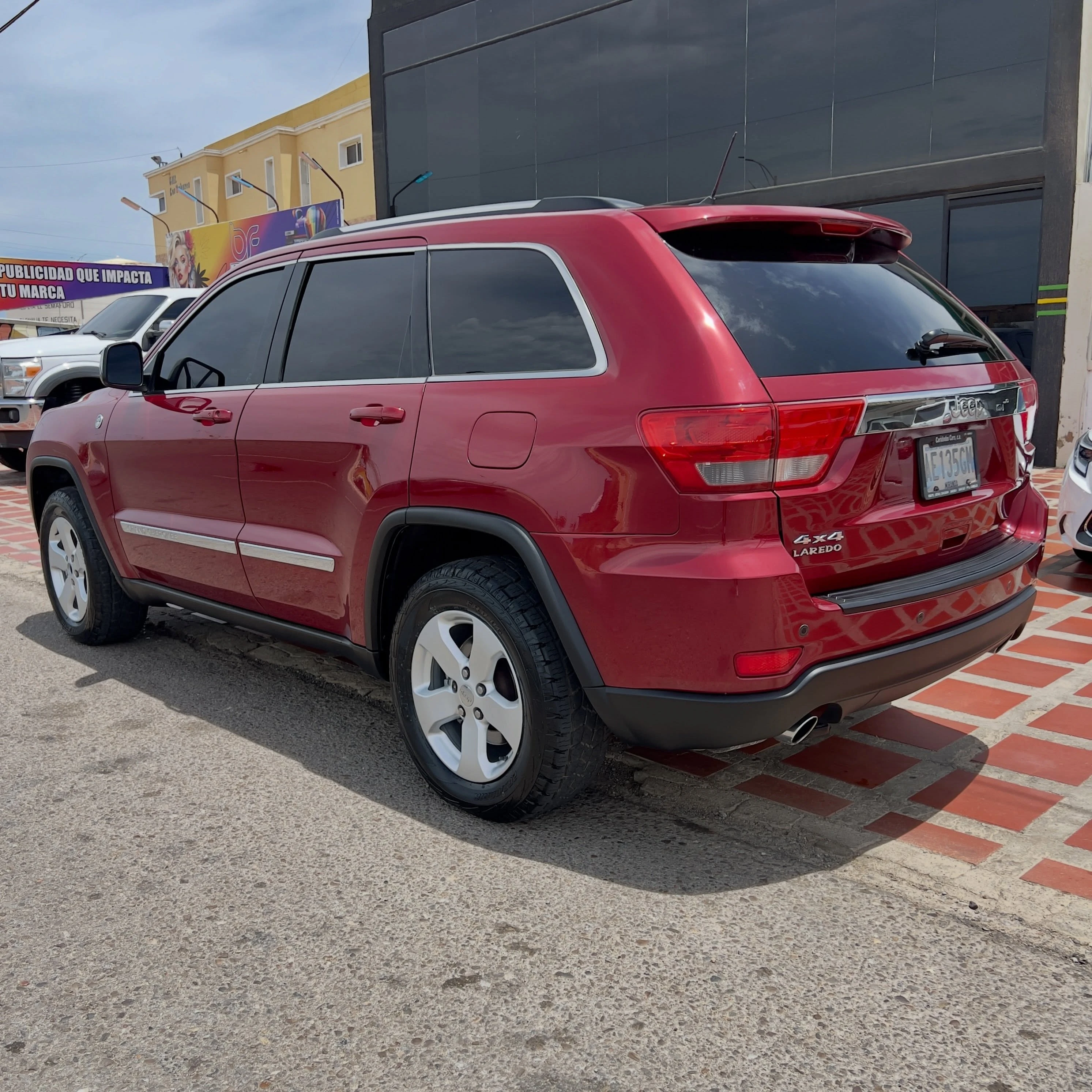 2012 Jeep Grand Cherokee Laredo — foto 5