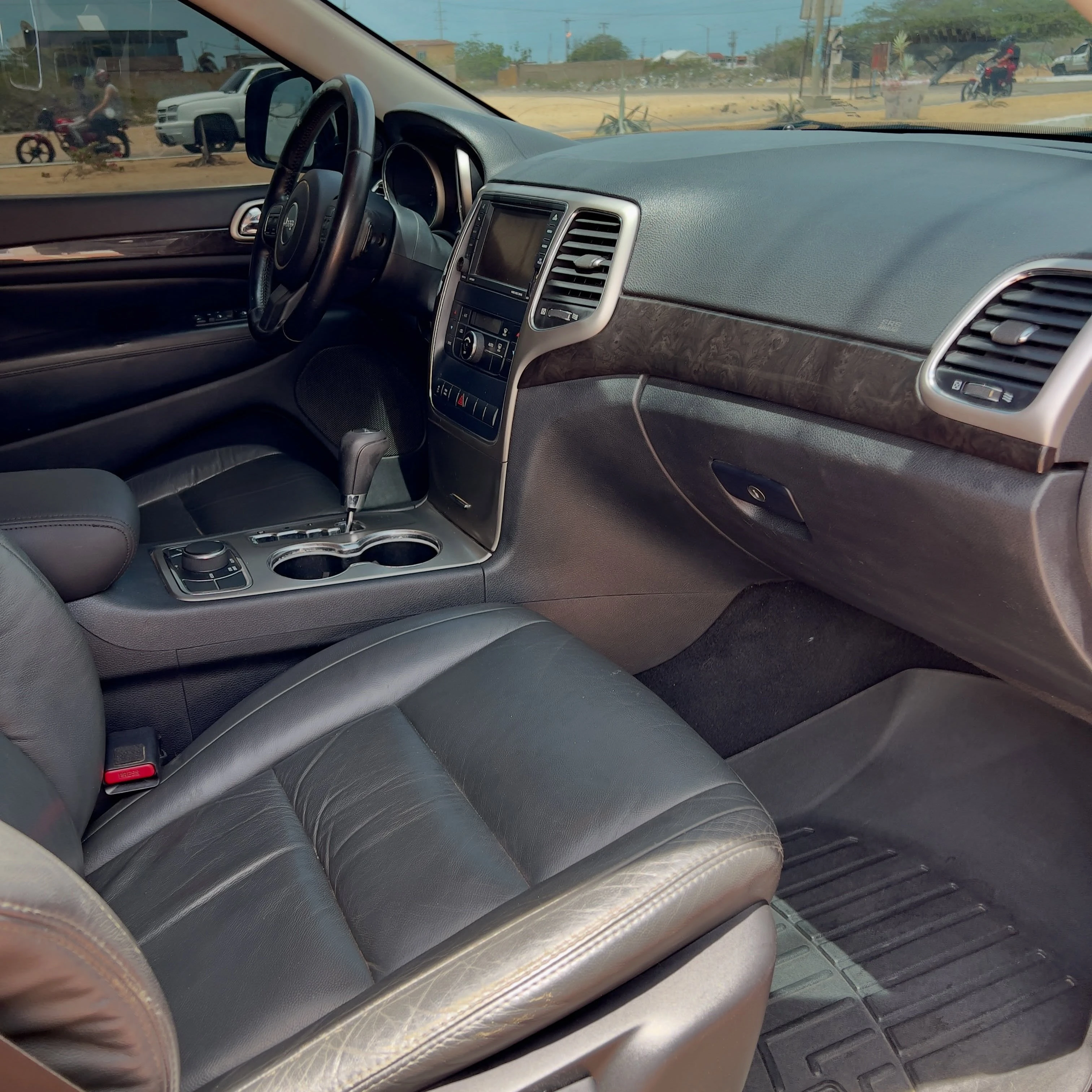 2012 Jeep Grand Cherokee Laredo — foto 6