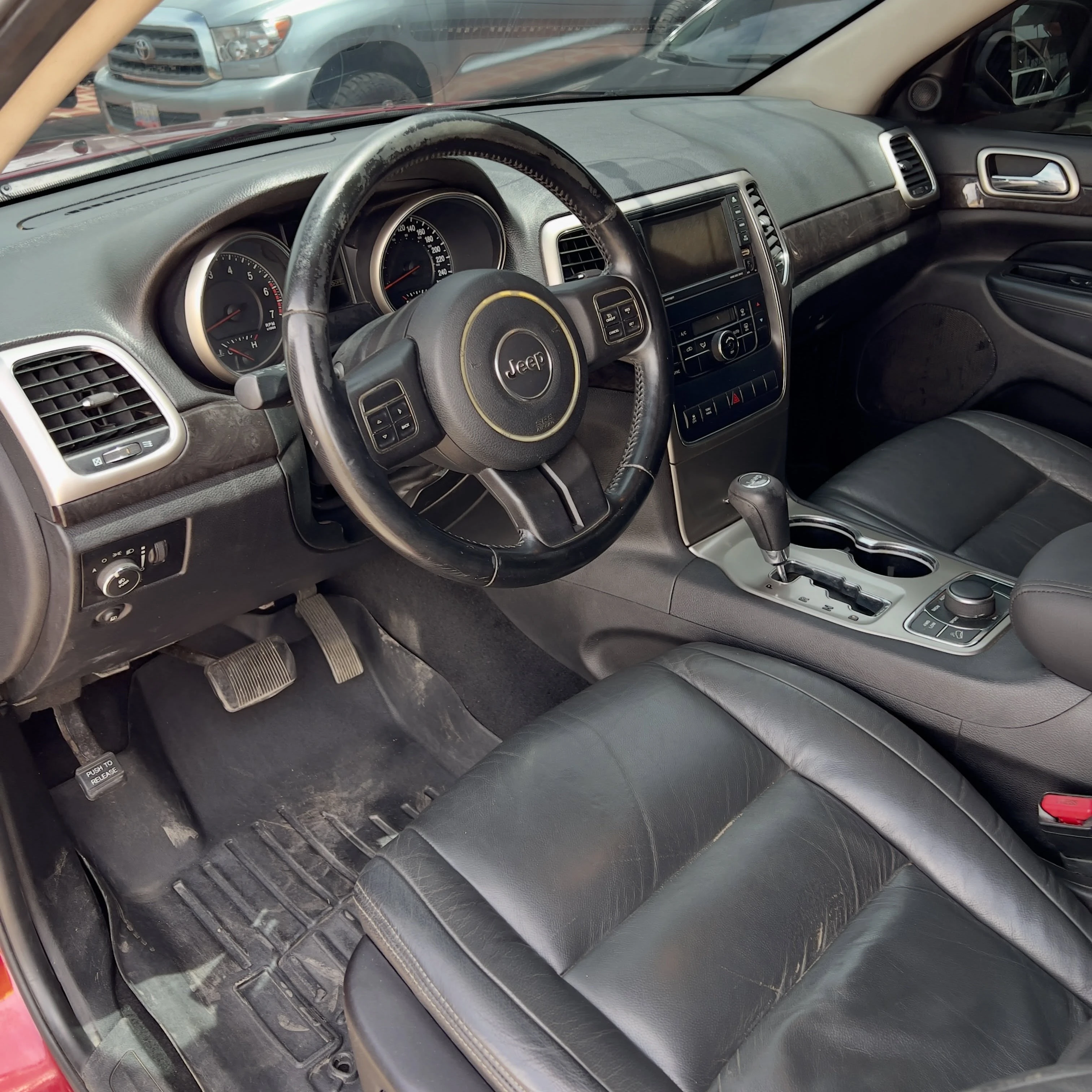 2012 Jeep Grand Cherokee Laredo — foto 10