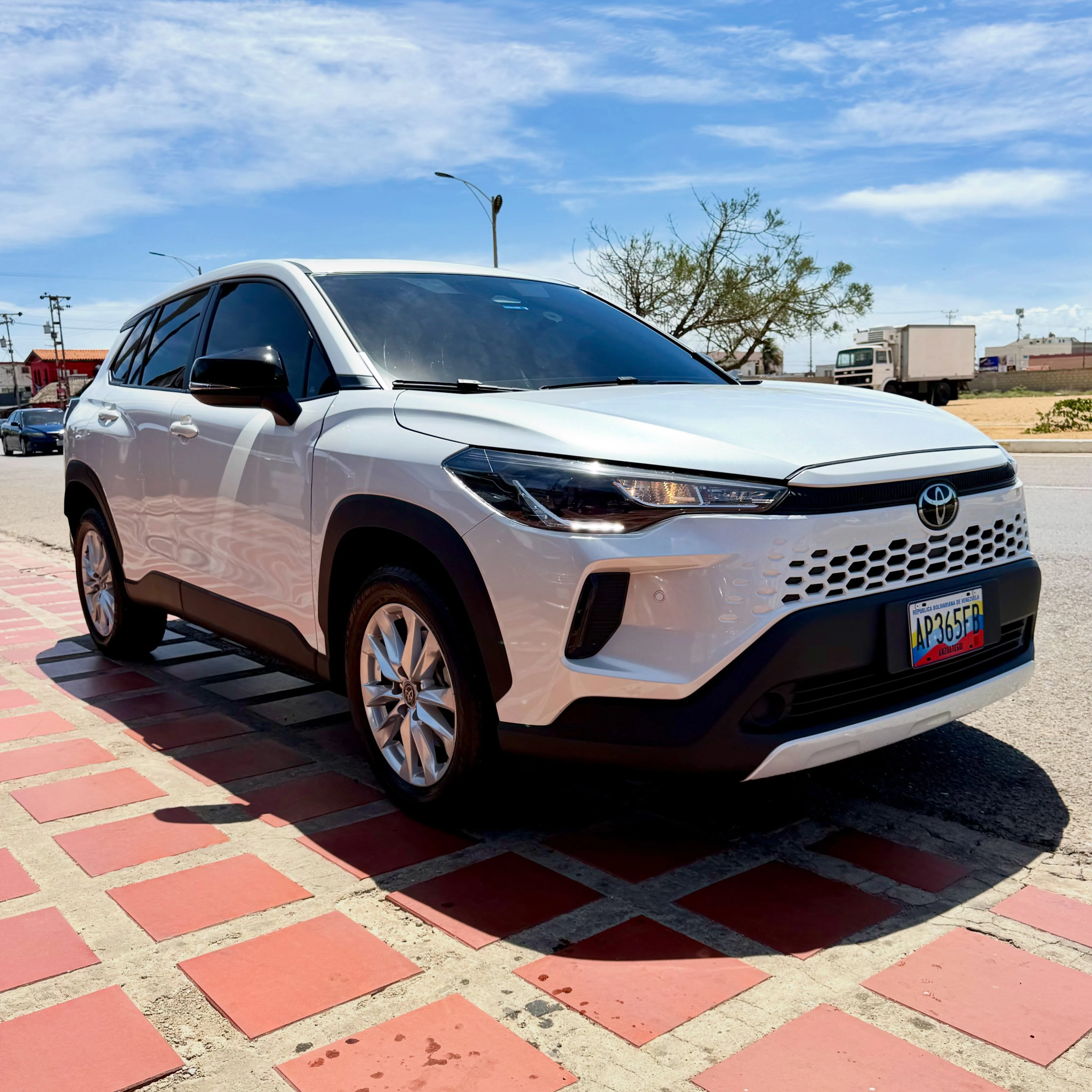 2026 Toyota Corolla Cross Élite — foto 2