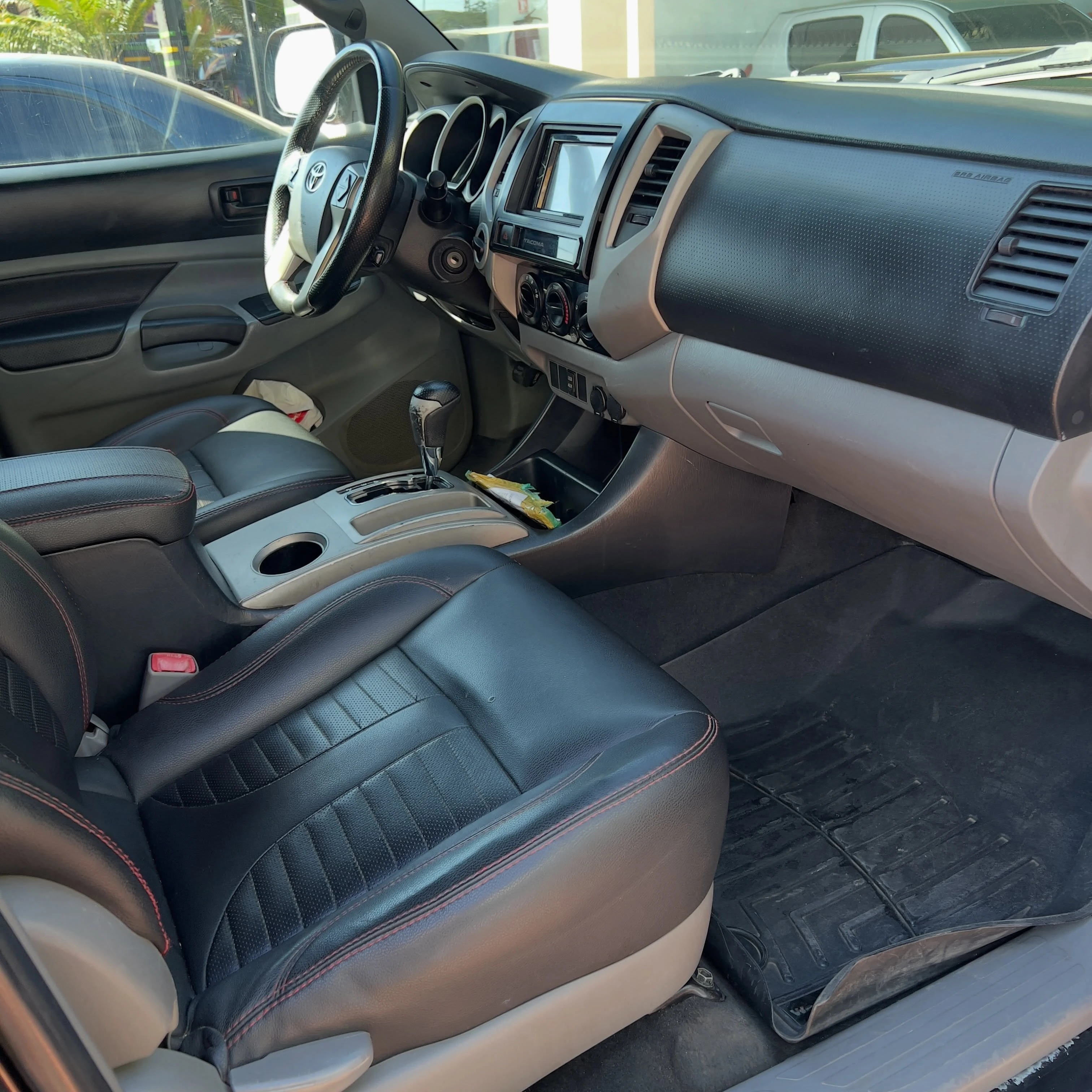 2015 Toyota Tacoma SR5 — photo 6