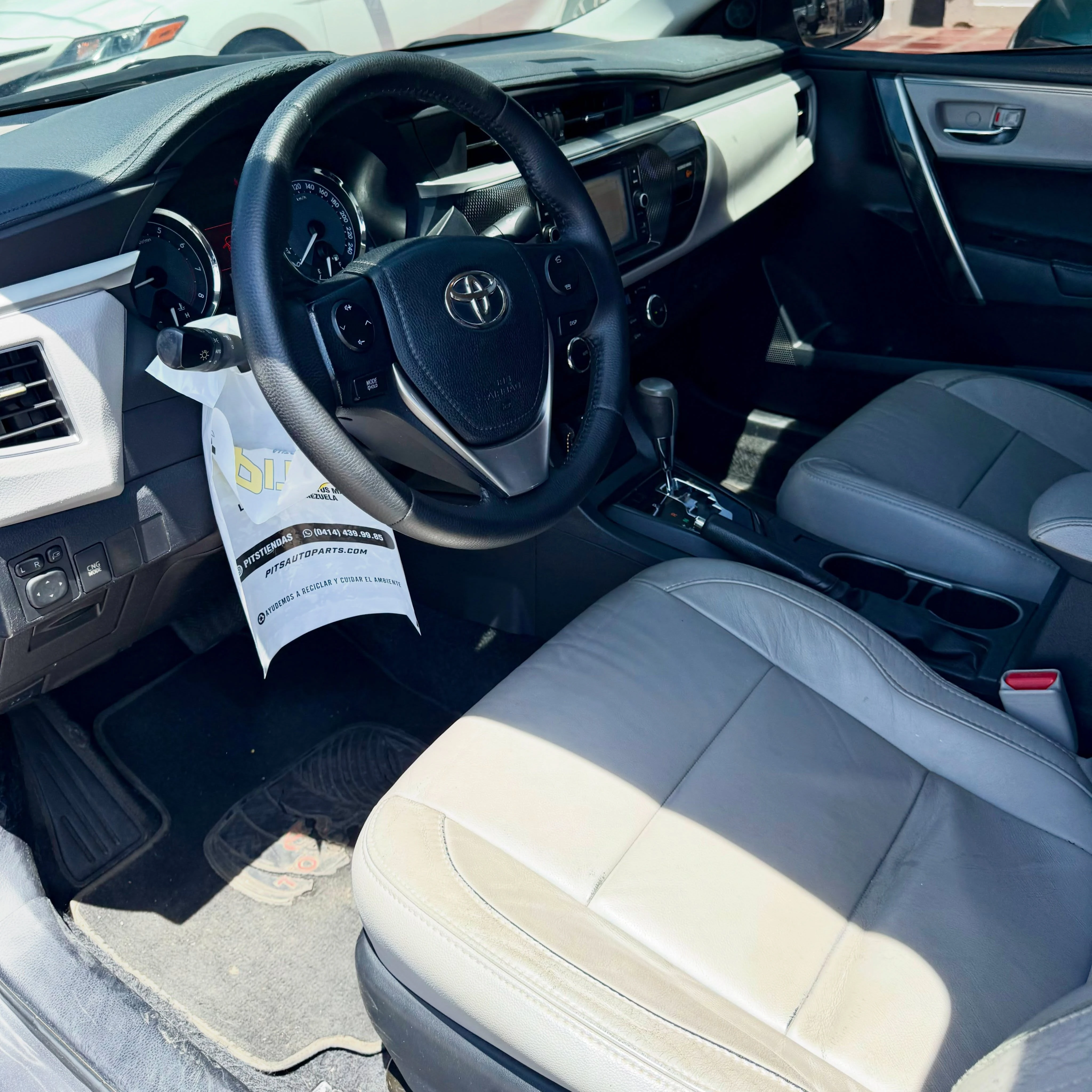 2015 Toyota Corolla Gli — photo 10