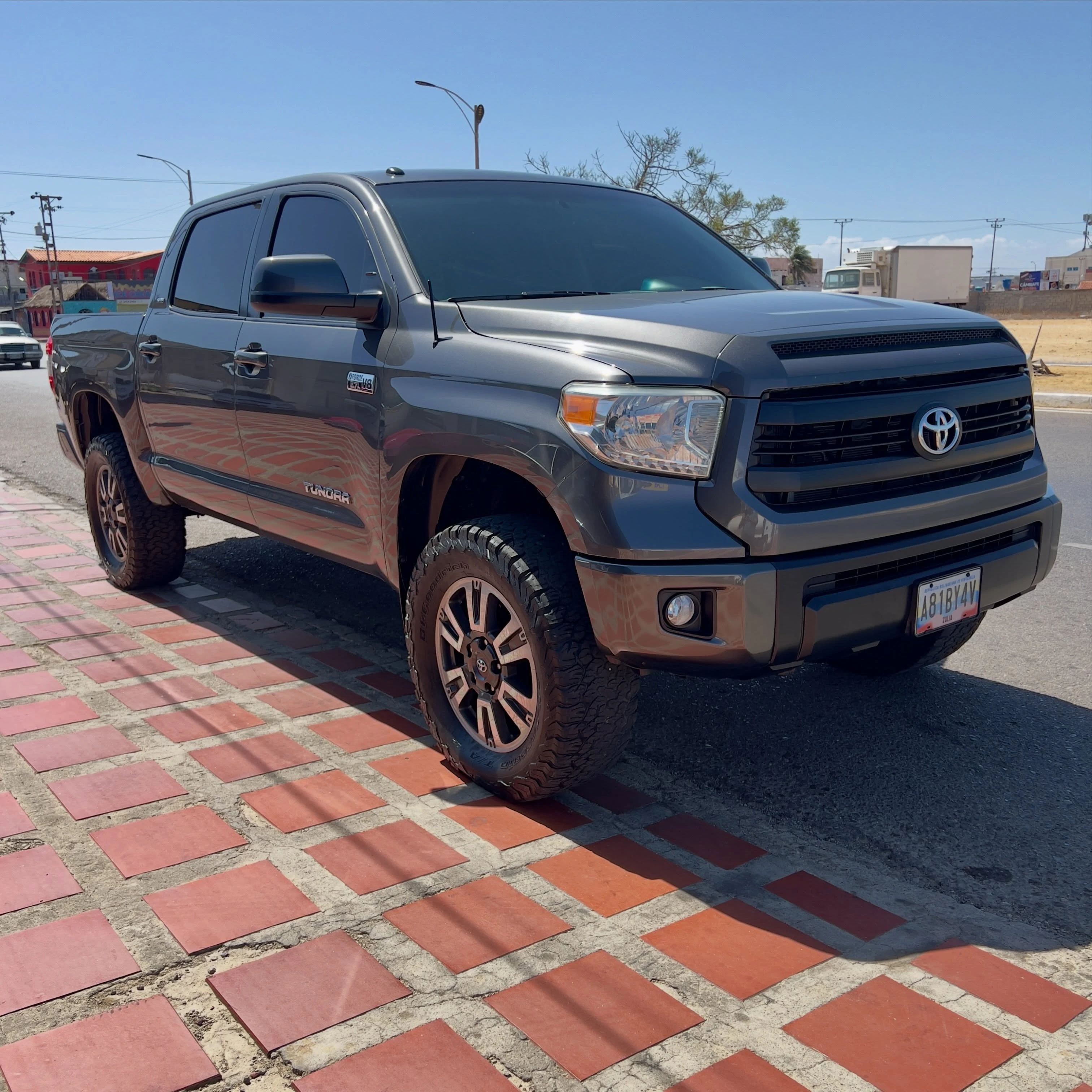 2014 Toyota Tundra SR5 4x4 — foto 2
