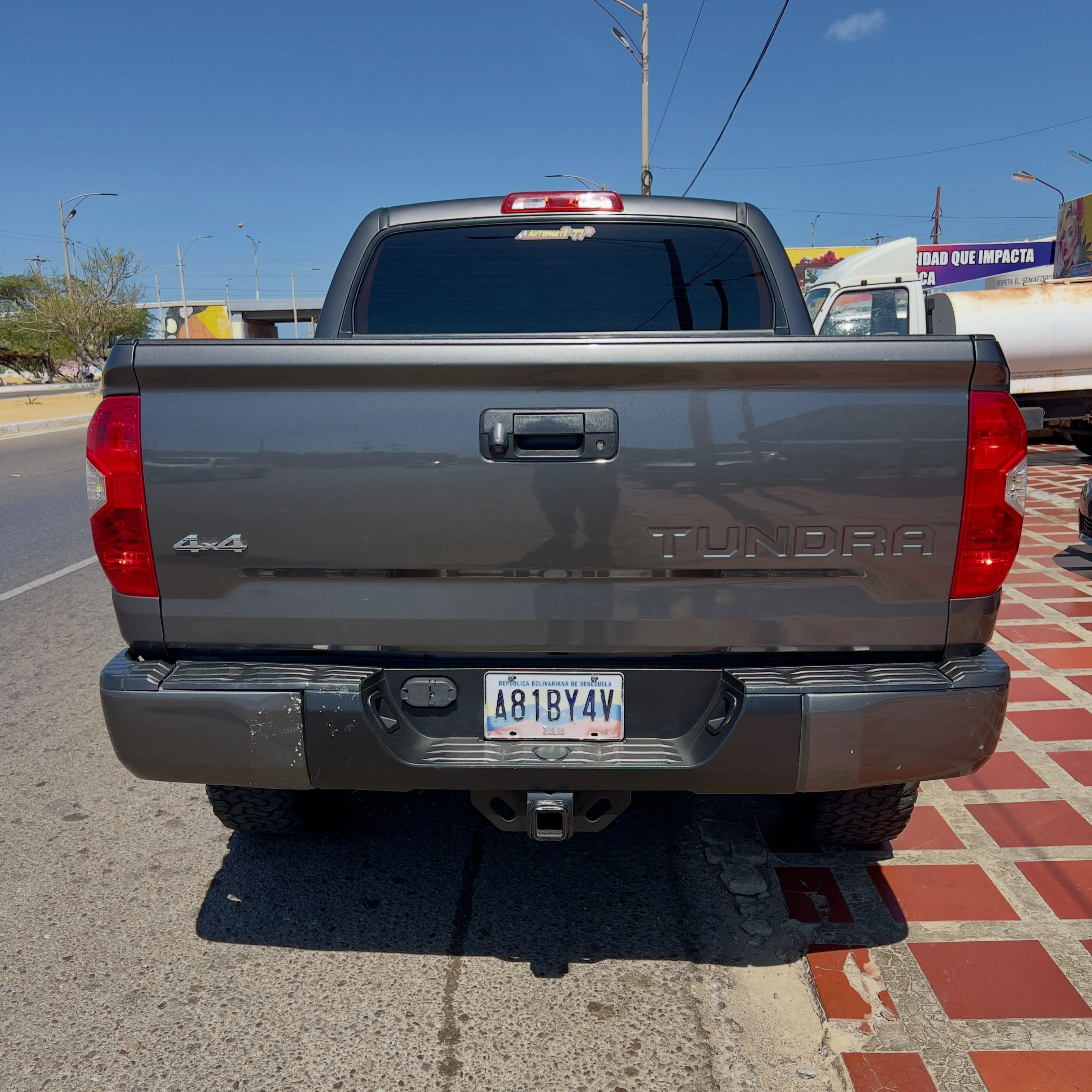 2014 Toyota Tundra SR5 4x4 — foto 4