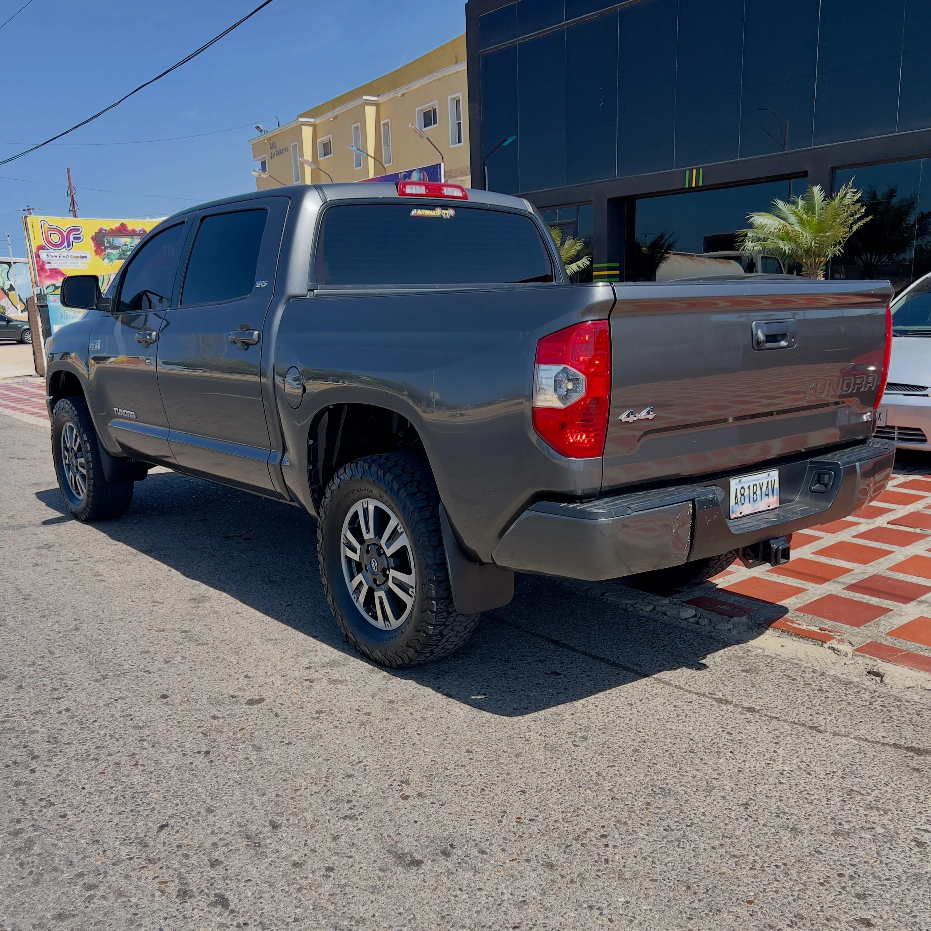 2014 Toyota Tundra SR5 4x4 — foto 5