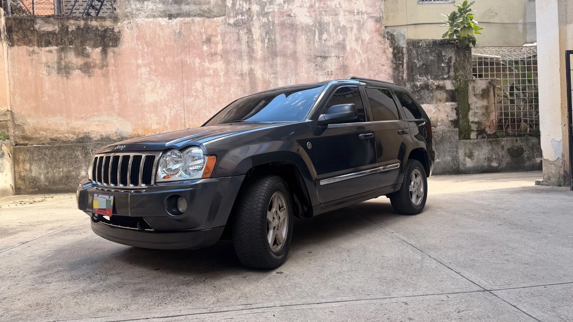 2077 Jeep Grand Cherokee WK 4.7. 4x4