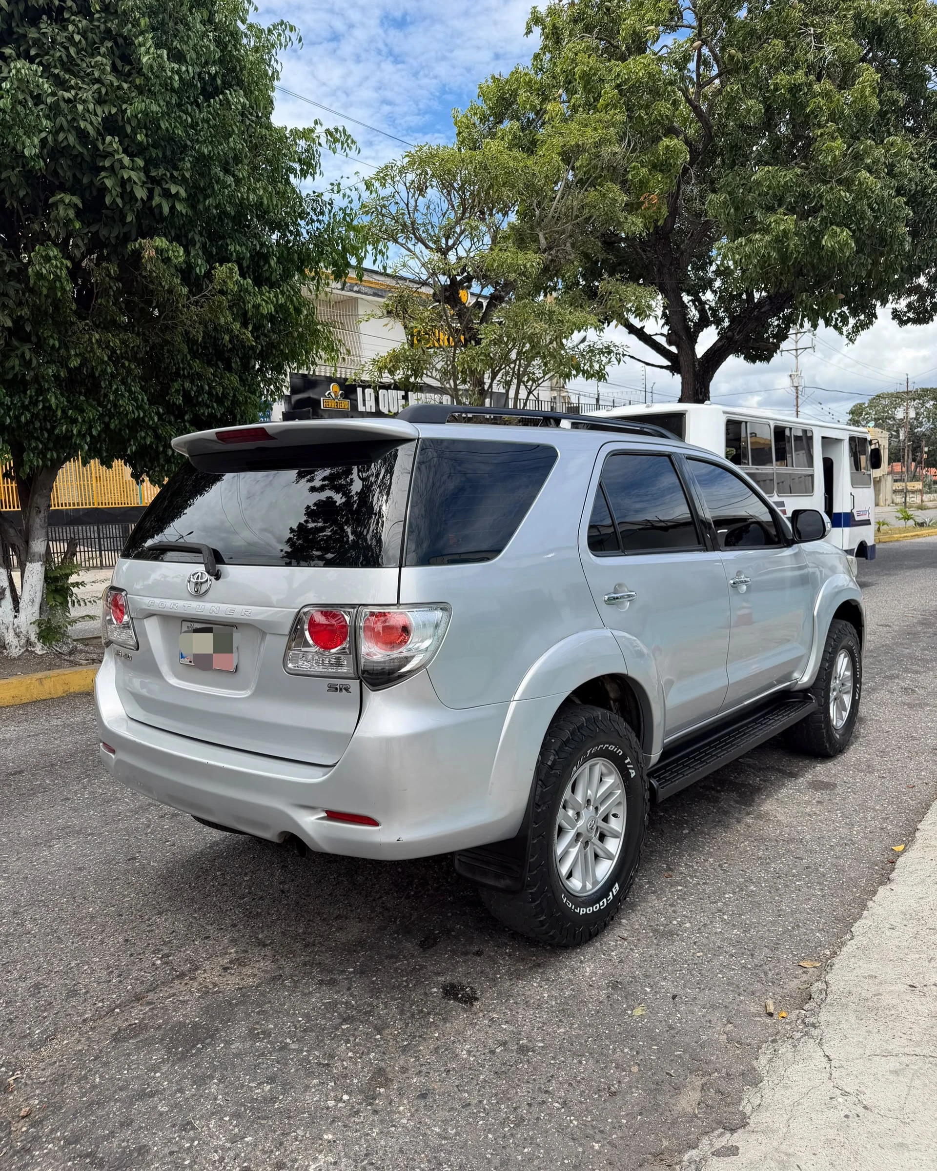 2015 Toyota Fortuner — foto 4