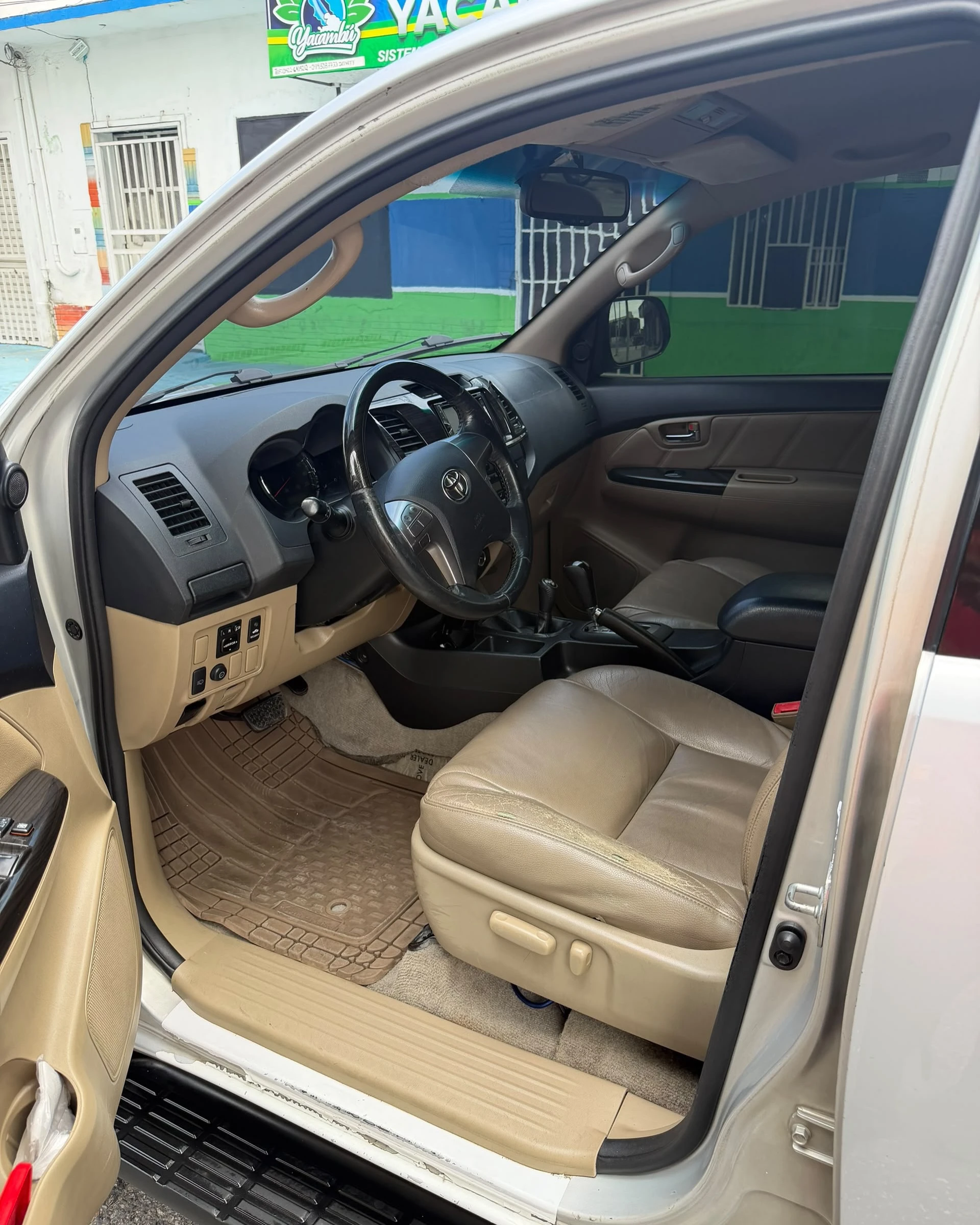 2015 Toyota Fortuner — foto 6