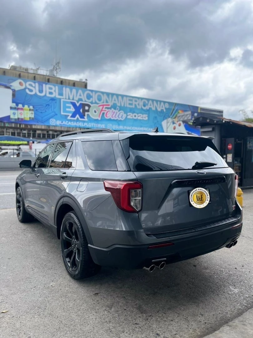 2023 Ford Explorer St — foto 8