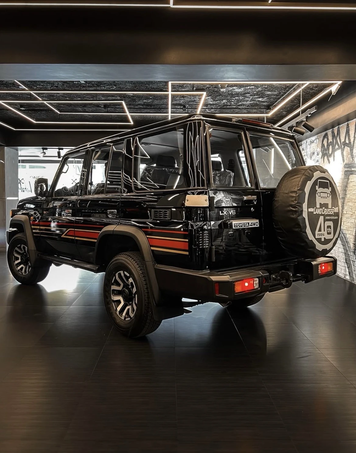 2025 Toyota Land Cruiser S76 LX V6 40TH ANNIVERSARY — foto 12