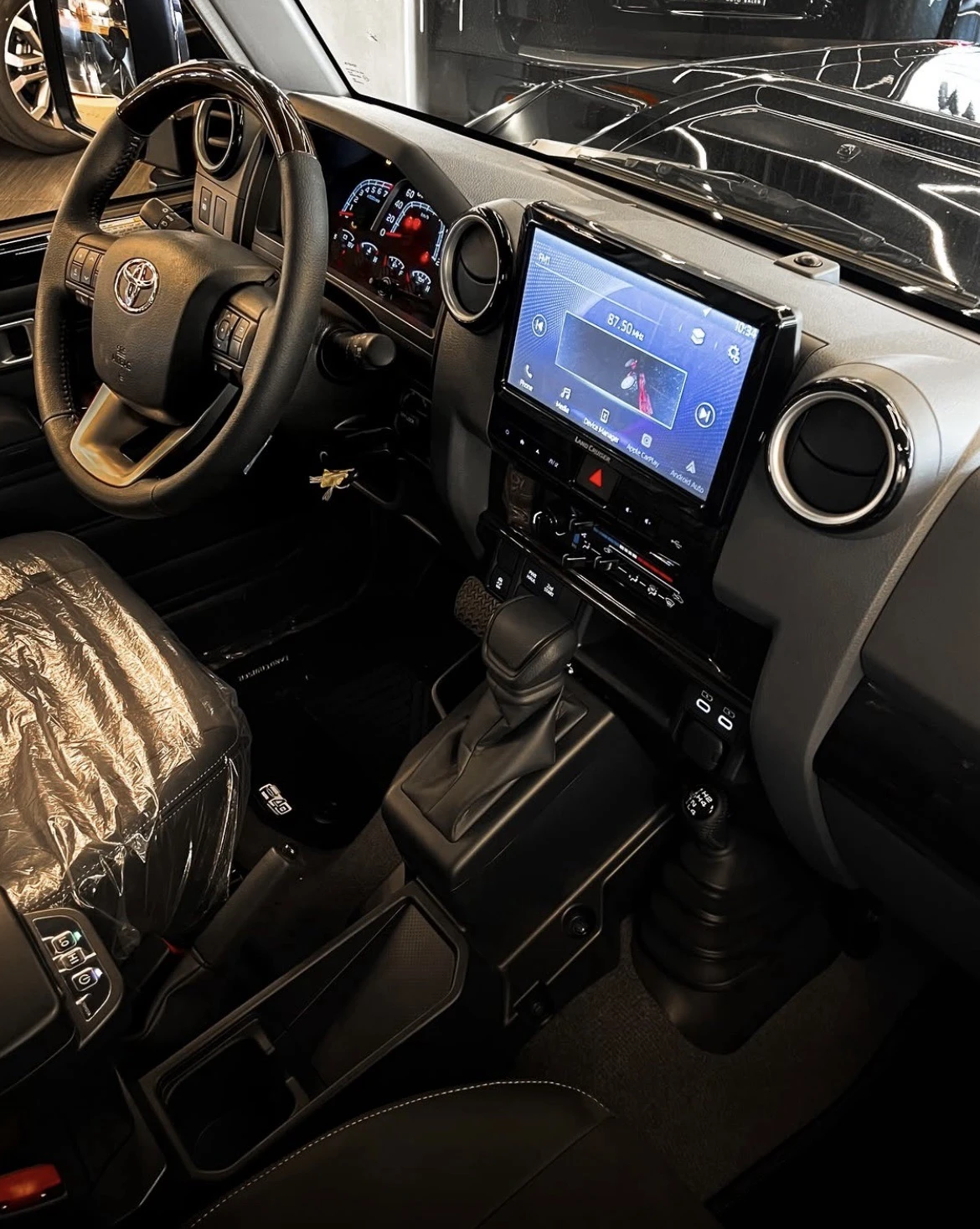 2025 Toyota Land Cruiser S76 LX V6 40TH ANNIVERSARY — foto 10