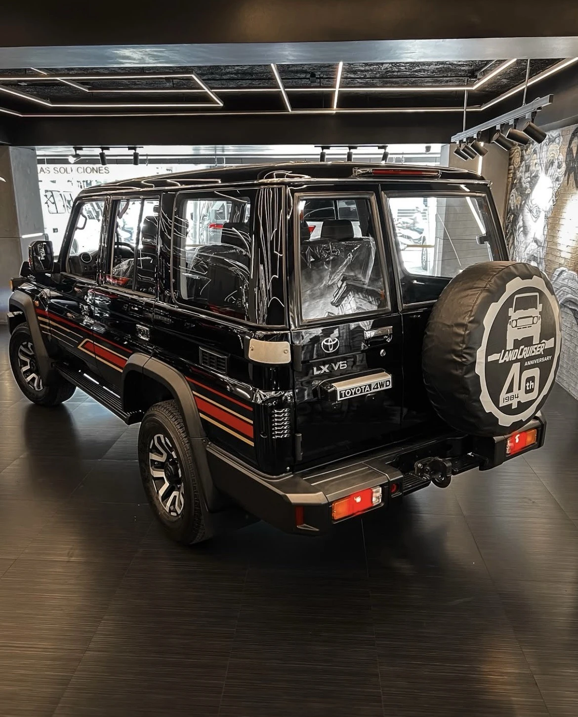 2025 Toyota Land Cruiser S76 LX V6 40TH ANNIVERSARY — foto 11