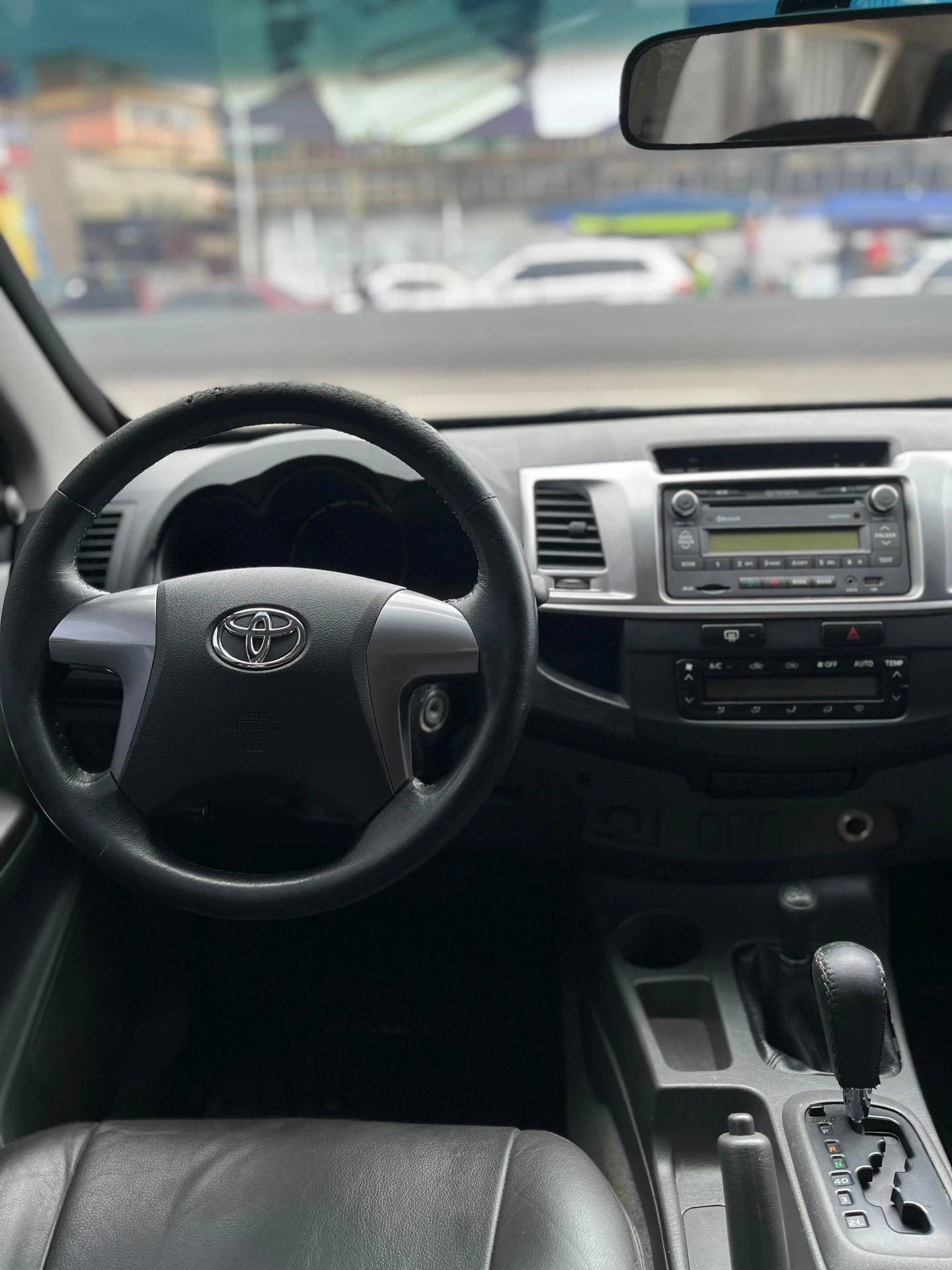 2015 Toyota Hilux Kavak — foto 8