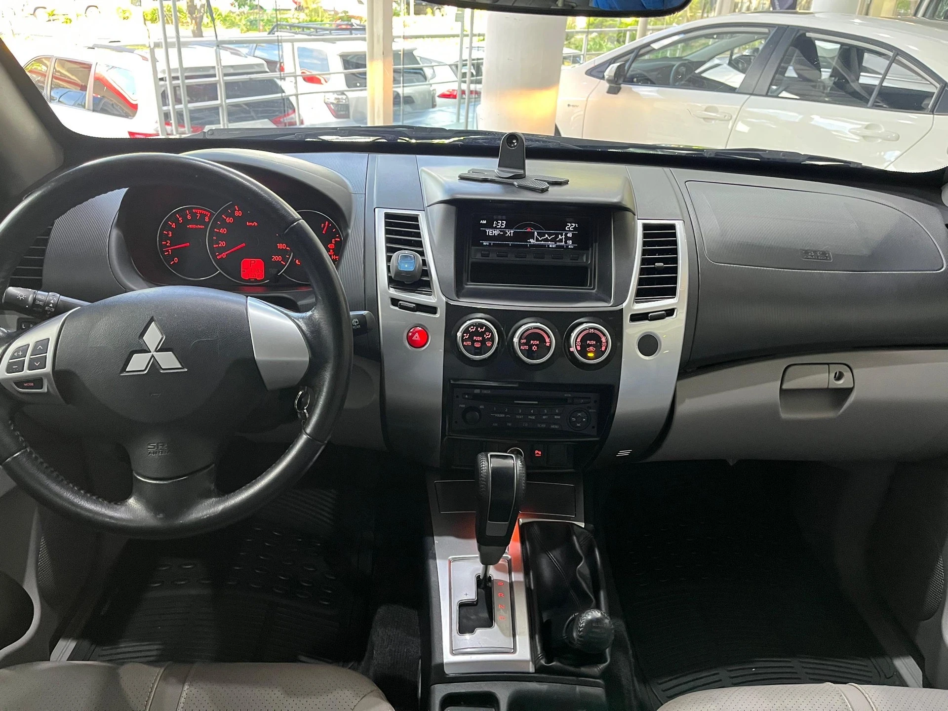 2014 Mitsubishi Montero Sport Blindado nivel 3 — foto 7