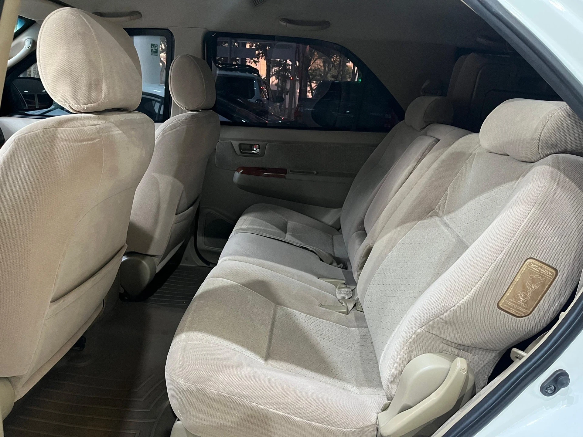 2009 Toyota Fortuner Nivel de blindado 3 — foto 2
