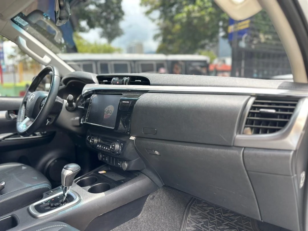 2024 Toyota Hilux SRX — foto 3