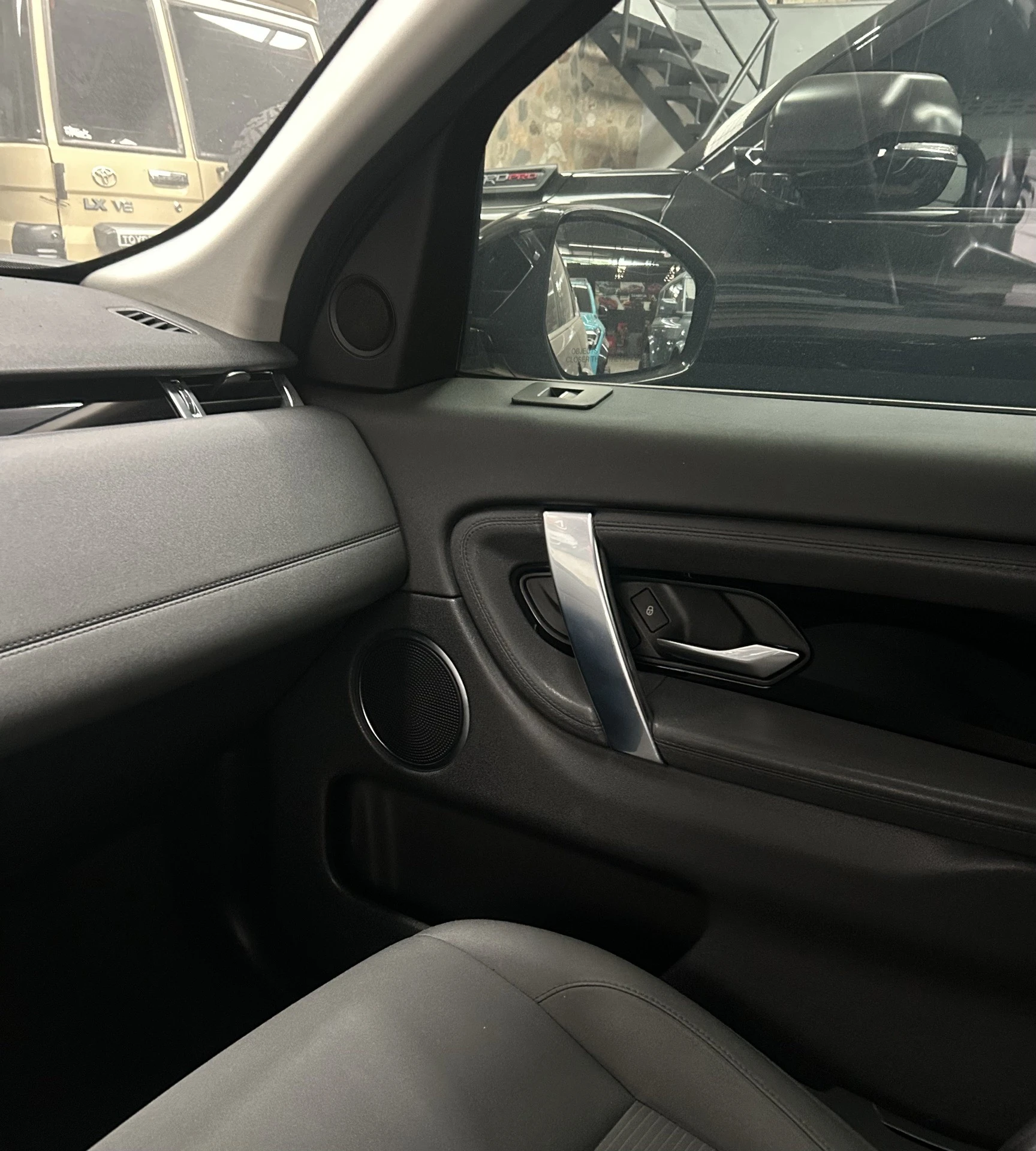 2020 Land Rover Discovery 3 P250 — foto 4