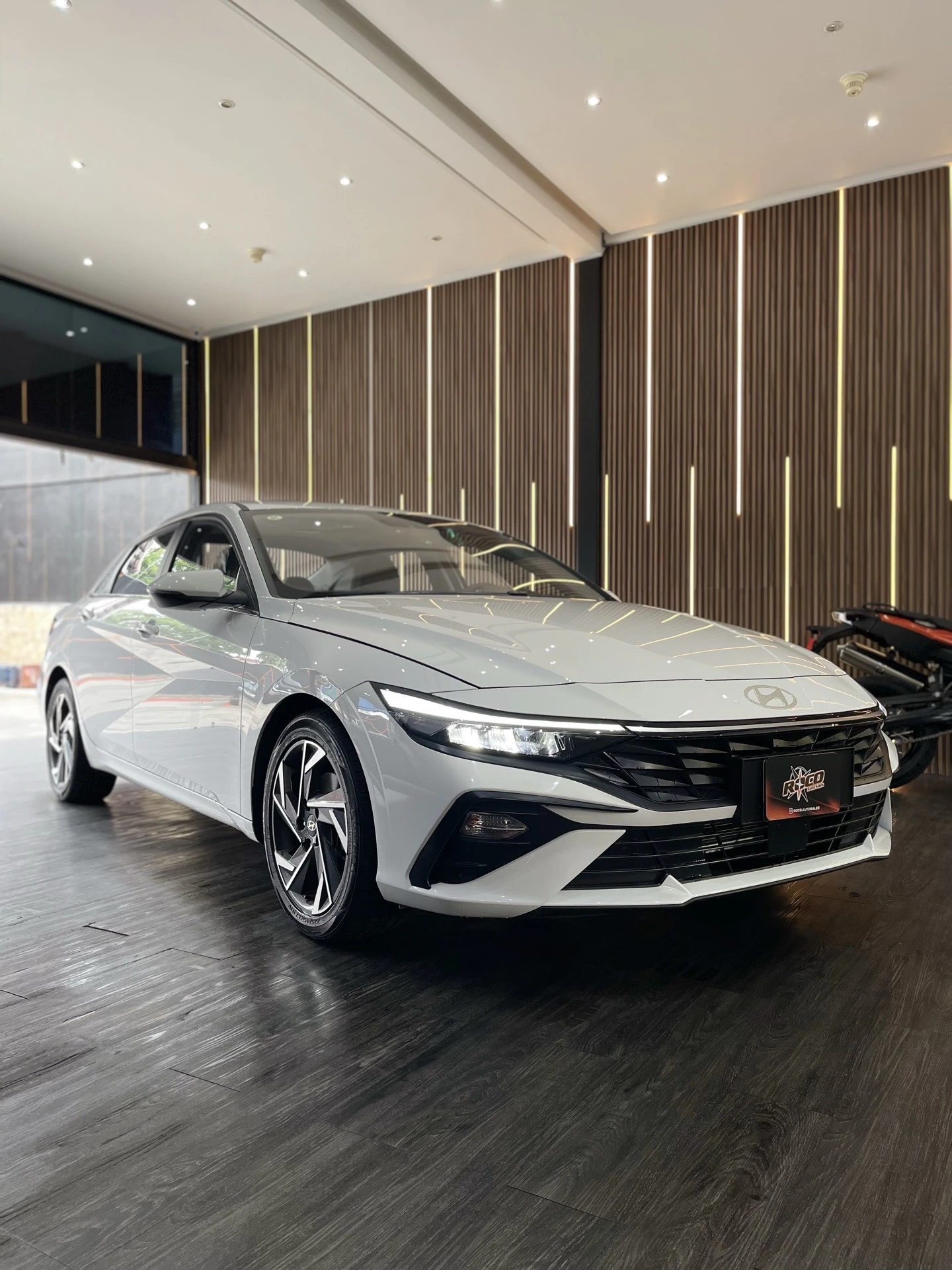 2025 Hyundai Elantra GLS — foto 2