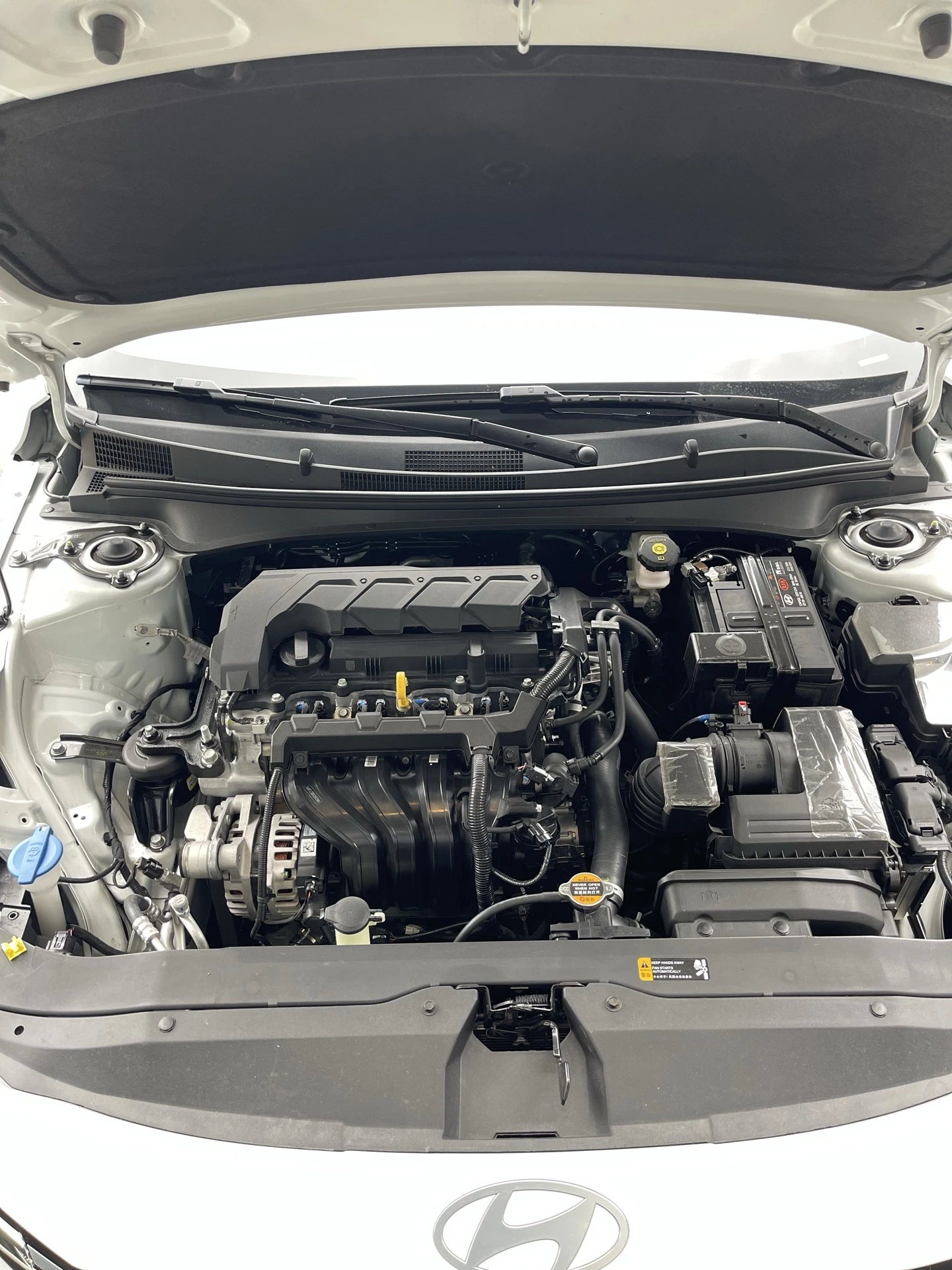 2025 Hyundai Elantra GLS — foto 12