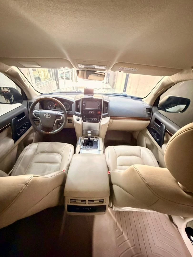 2018 Toyota Land Cruiser G R — foto 5
