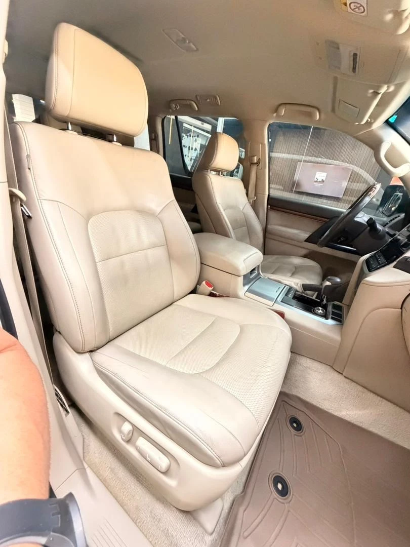 2018 Toyota Land Cruiser G R — foto 6