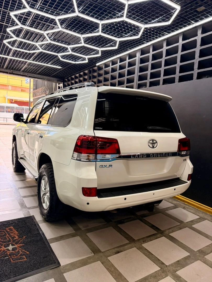 2018 Toyota Land Cruiser G R — foto 9