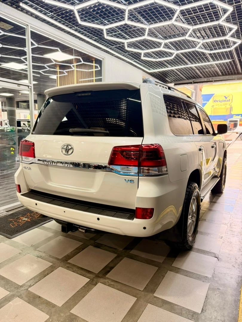 2018 Toyota Land Cruiser G R — foto 11