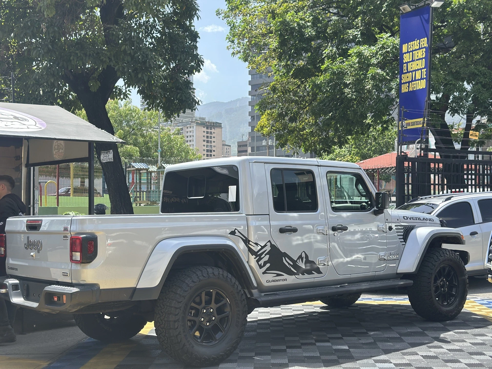 2023 Jeep Gladiator Overland — foto 6
