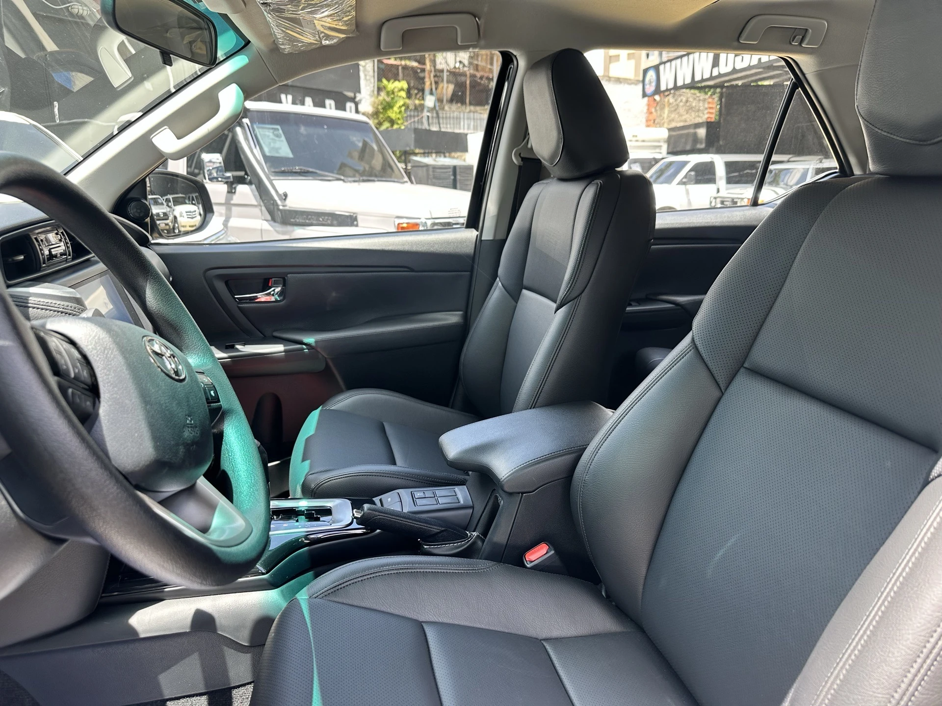 2026 Toyota Fortuner EXR — foto 4