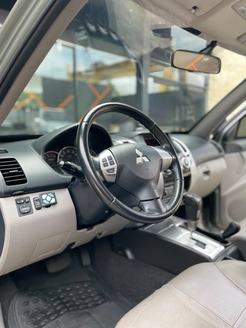 2015 Mitsubishi Montero Sport Blindado — foto 8
