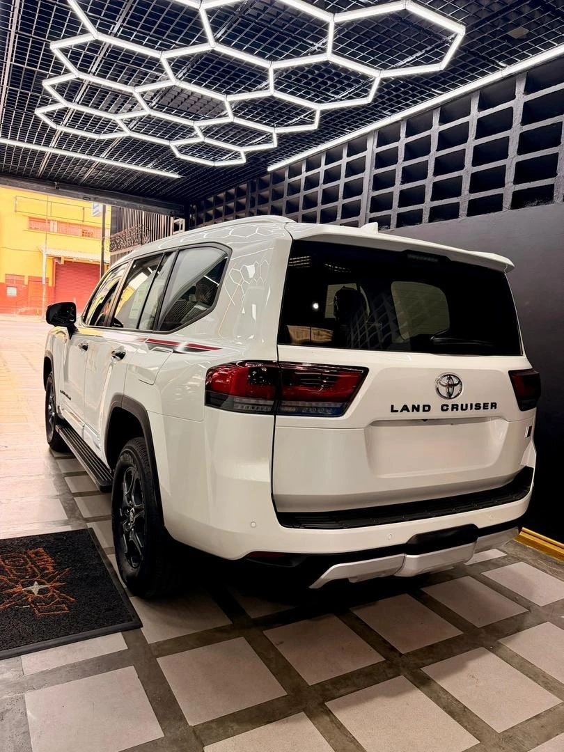 2026 Toyota Land Cruiser 300 GR — foto 5