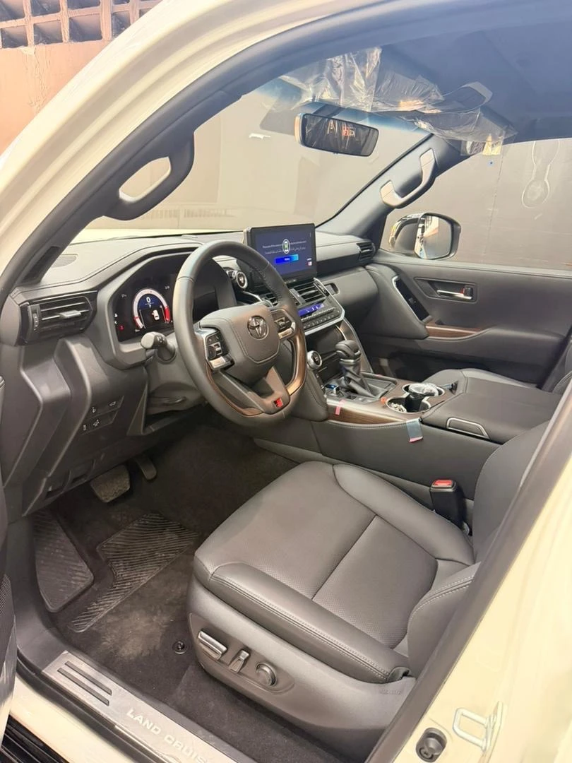 2026 Toyota Land Cruiser 300 GR — foto 6