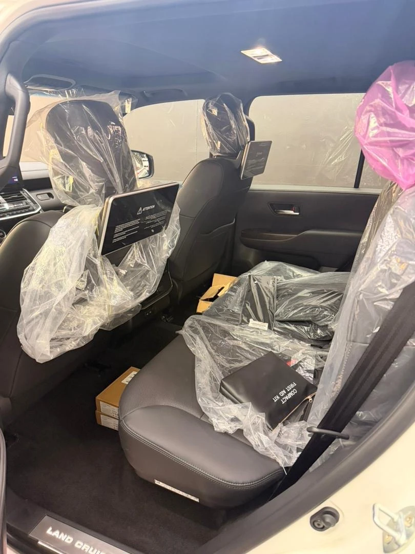 2026 Toyota Land Cruiser 300 GR — foto 7