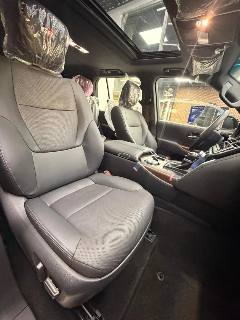 2026 Toyota Land Cruiser 300 GR — foto 8