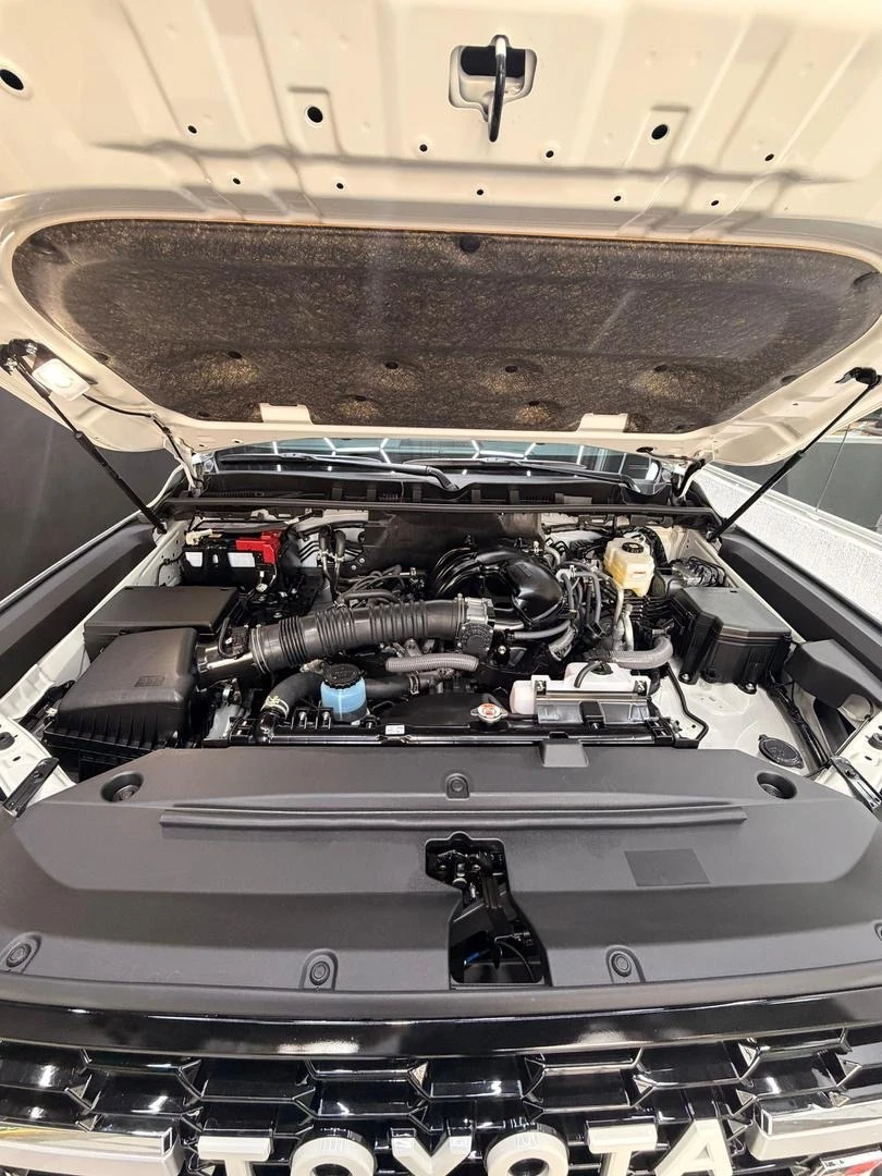 2026 Toyota Land Cruiser 300 GR — foto 12