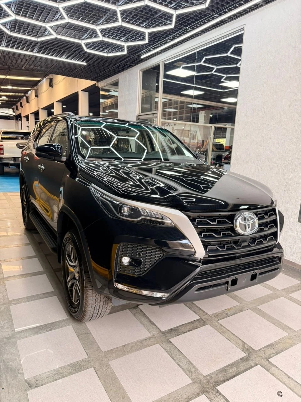 2026 Toyota Fortuner Exr — foto 3
