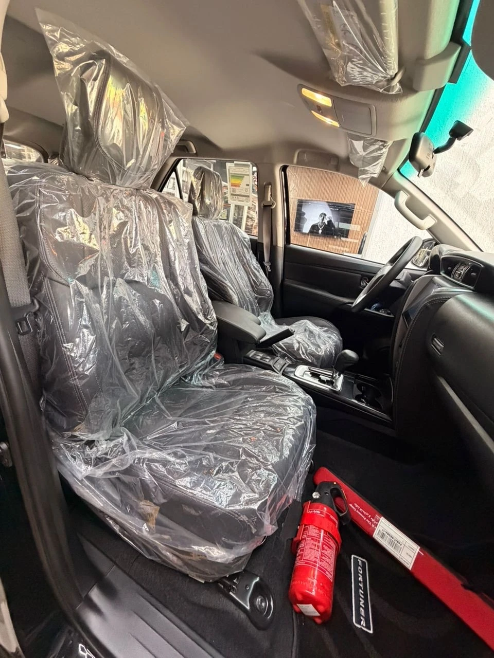 2026 Toyota Fortuner Exr — foto 6