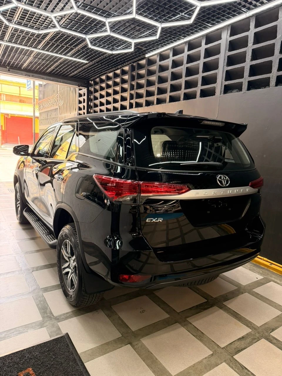 2026 Toyota Fortuner Exr — foto 5